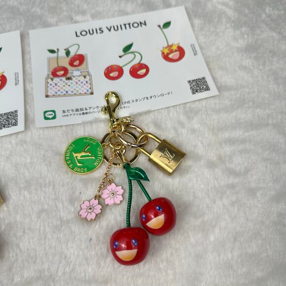 Louis Vuitton LOCK with cherry keychain bag charm & Takashi Murakami stickers - Picture 2 of 10